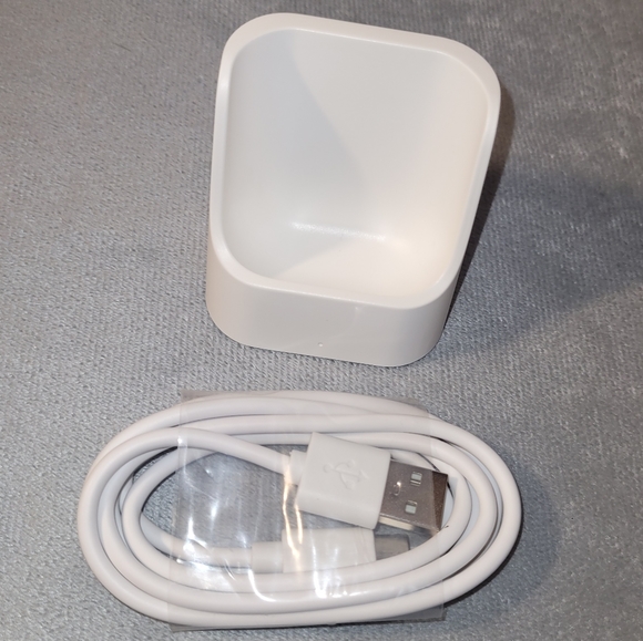 🔴BUNDLE 5/$20🔴Wireless Charging Stand for Airpods & Airpods Pro. - Picture 15 of 16